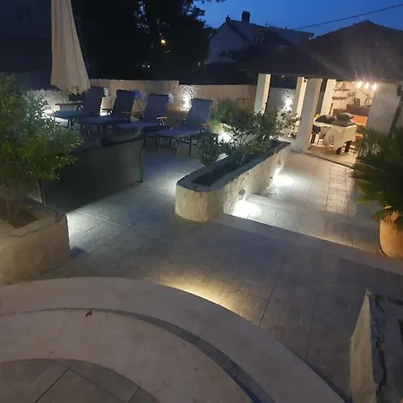 Apartment Anchor